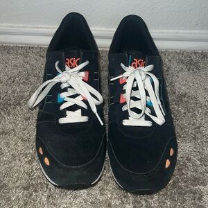 Men’s ASICS size 11 fashion sneaker